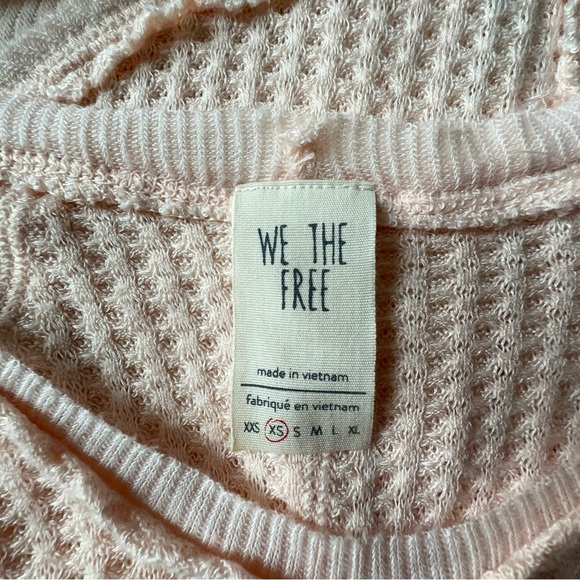 WE THE FREE NWOT WAFFLE KNIT CATALINA THERMAL TOP LONG SLEEVE PEACH | SIZE: XS - Picture 9 of 9